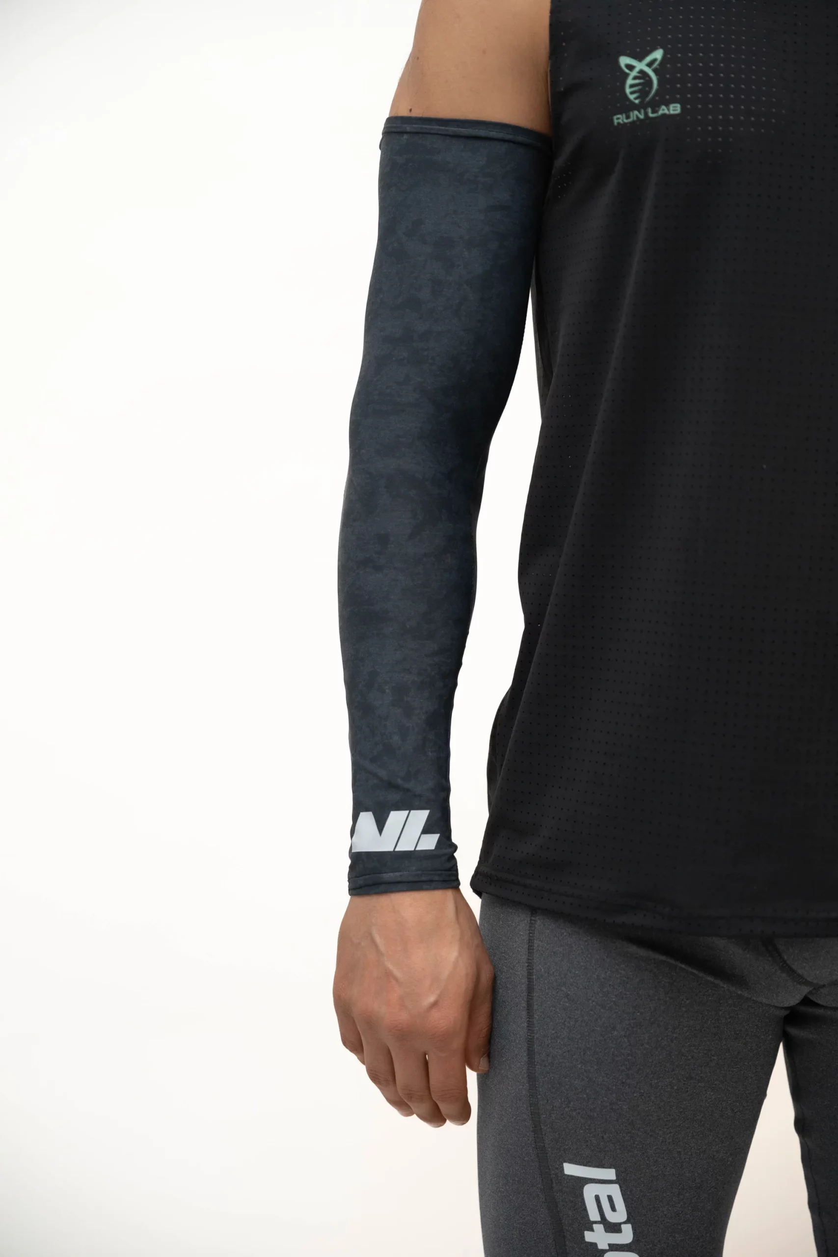 LongSleeves white front_11zon